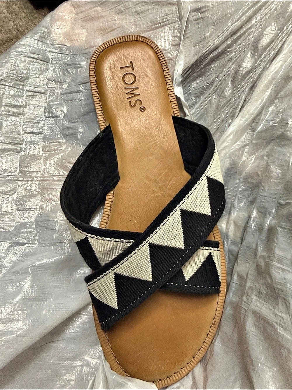 TOMS Viv Geometric Woven Crisscross Slide Sandal Black & White US 7